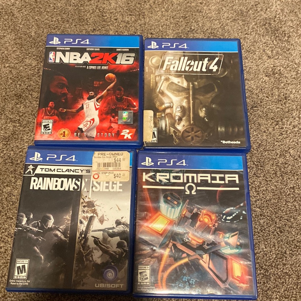 PS4 4 games they all work perfectly